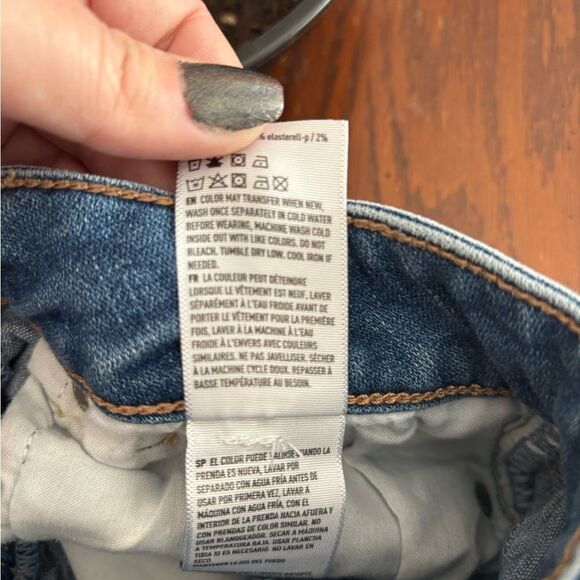 American Eagle Distressed denim hi rise mini skirt size 00 92% cotton - Picture 4 of 10